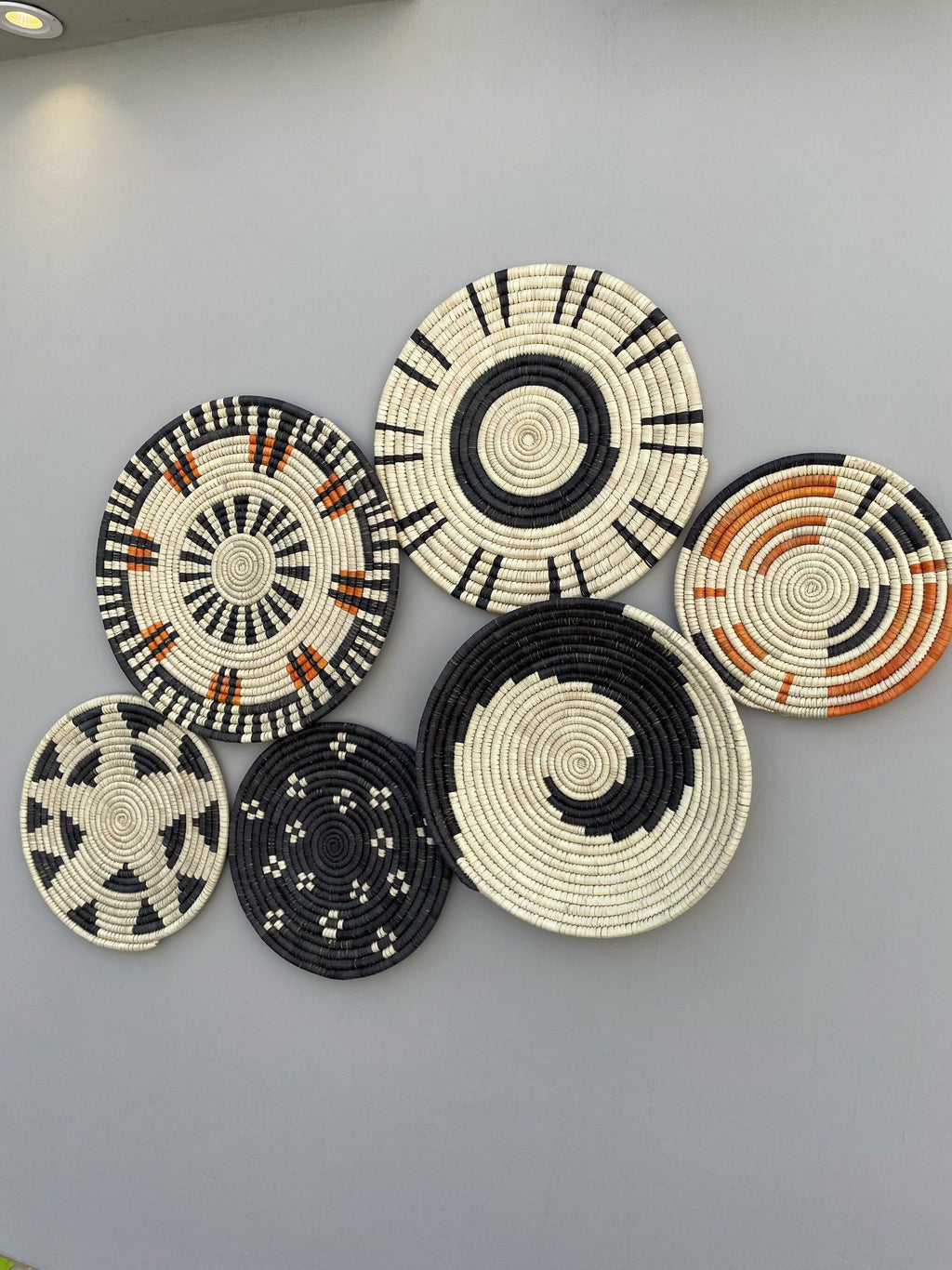 Black & White Woven wall basket decor set 6, Woven African Wall Baskets, Boho Wall Baskets, Basket Wall Hanging, Bohemian Wall Decor