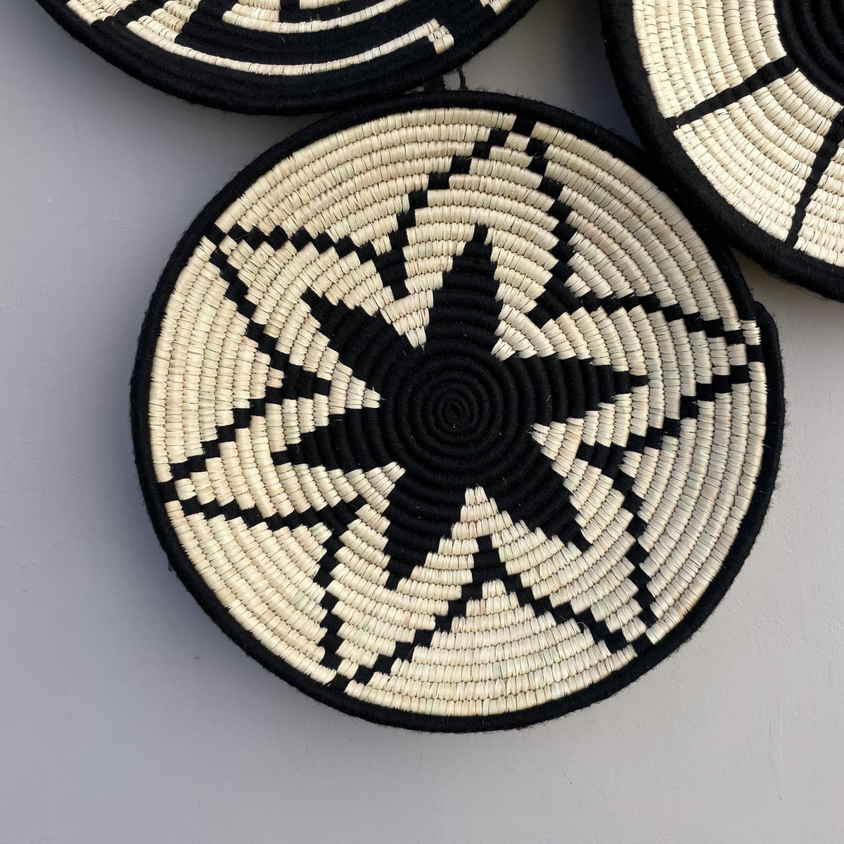 Boho Wall Baskets Set 9, Hand Woven African Basket Wall Decor, Black & White Wicker Seagrass Rustic Handmade Wall art, Bohemian Wall Hanging