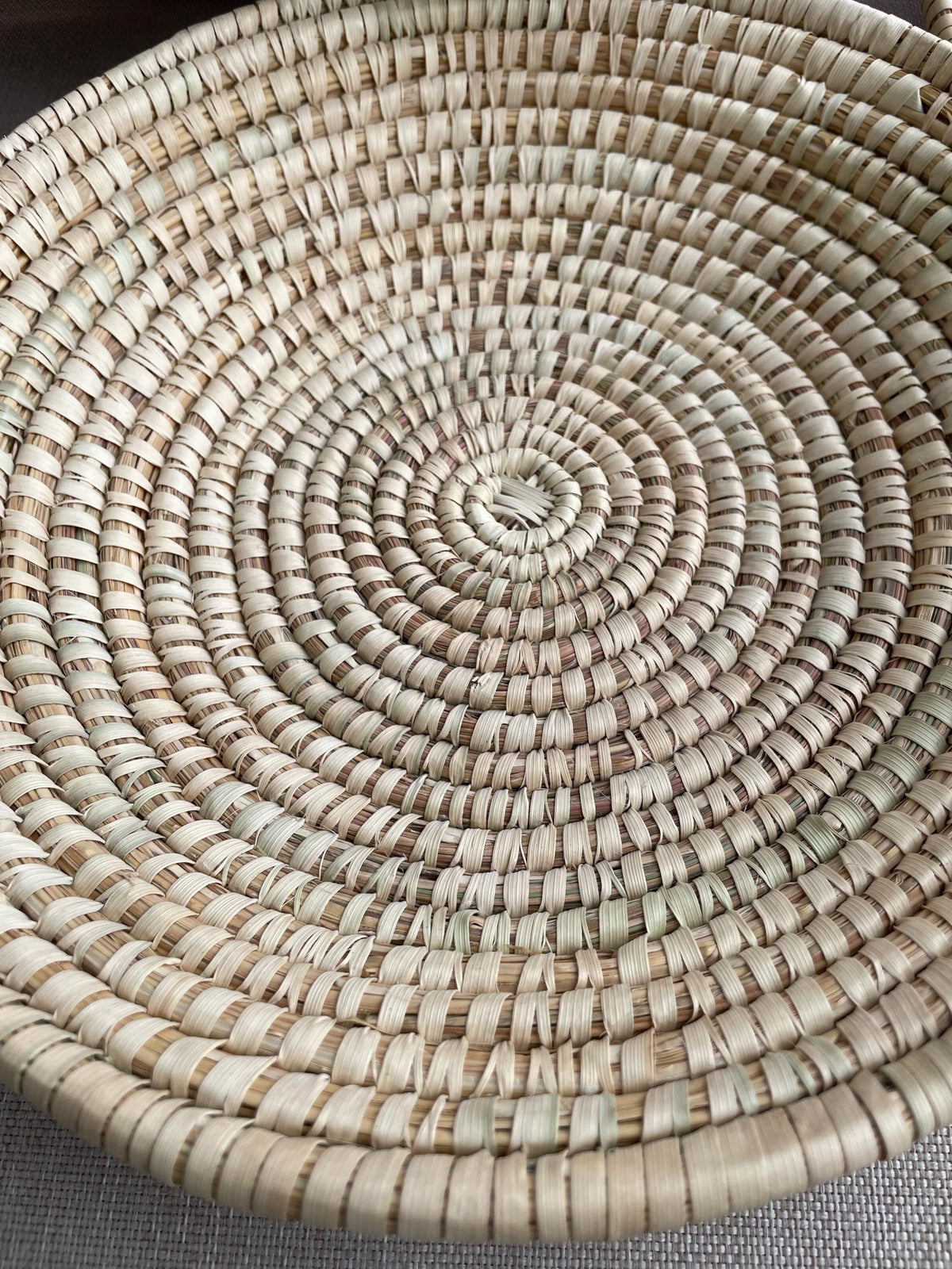 Handwoven neutral Wall basket set of 6, boho wall hanging baskets, woven African decorative baskets, seagrass baskets, bohemian wall decor