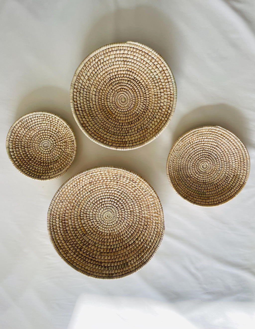 Handwoven neutral Wall basket set of 6, boho wall hanging baskets, woven African decorative baskets, seagrass baskets, bohemian wall decor