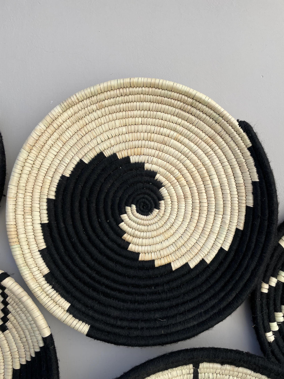 Boho Wall Baskets Set 9, Hand Woven African Basket Wall Decor, Black & White Wicker Seagrass Rustic Handmade Wall art, Bohemian Wall Hanging