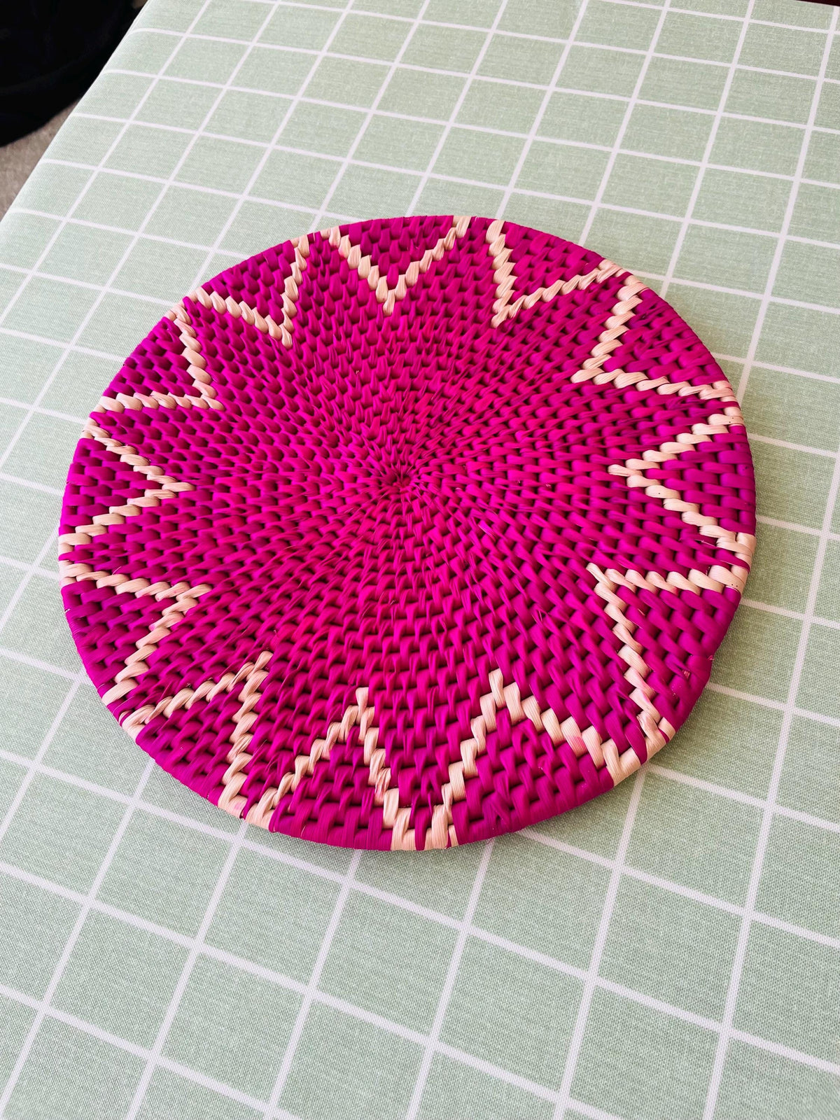 Woven Placemats Set of 2-12 – Hot Pink Fuchsia Boho Round Wedding Party Placemats, Heat Resistant Dining Table Mats, Bohemian Table Decor