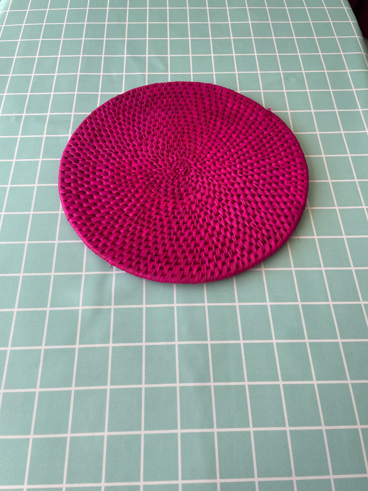 Hot Pink Round Placemats Set Of 6, Woven Placemats, Boho Fuchsia Placemat, Made With Palm Fiber & Seagrass, Bohemian Dining Table Decor