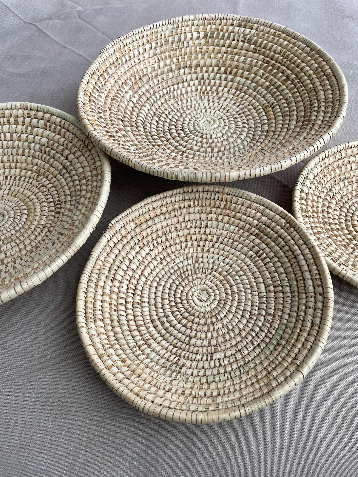 Handwoven neutral Wall basket set of 6, boho wall hanging baskets, woven African decorative baskets, seagrass baskets, bohemian wall decor