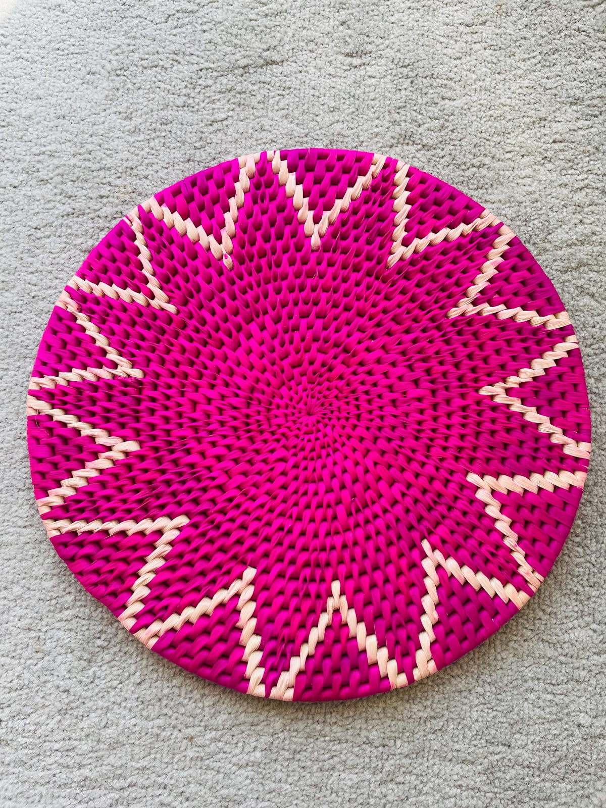 Woven Placemats Set of 2-12 – Hot Pink Fuchsia Boho Round Wedding Party Placemats, Heat Resistant Dining Table Mats, Bohemian Table Decor