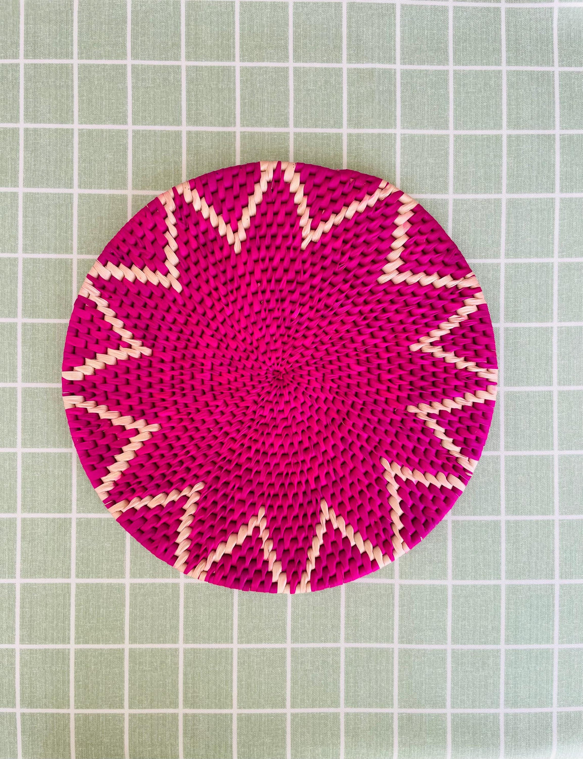 Woven Placemats Set of 2-12 – Hot Pink Fuchsia Boho Round Wedding Party Placemats, Heat Resistant Dining Table Mats, Bohemian Table Decor