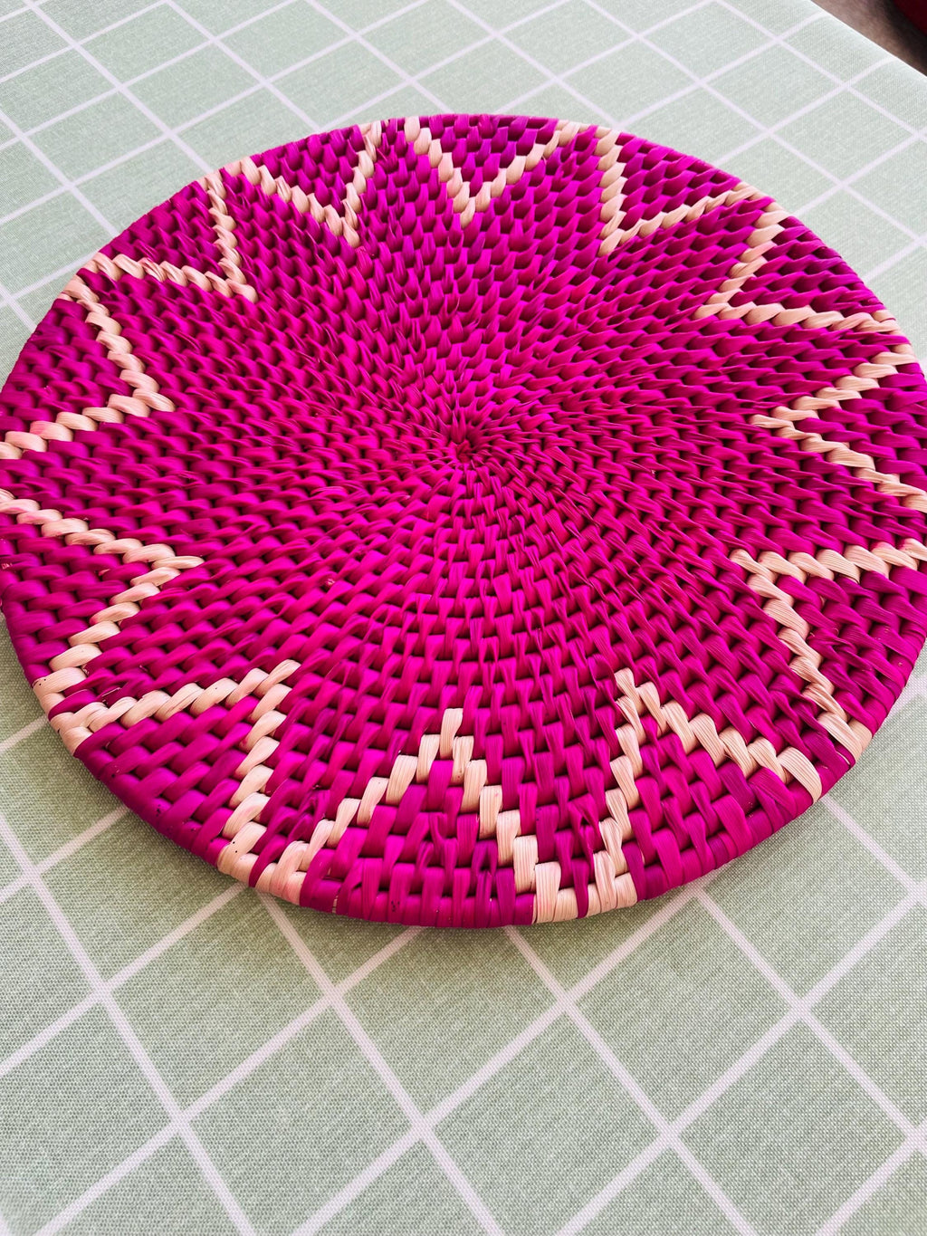 Woven Placemats Set of 2-12 – Hot Pink Fuchsia Boho Round Wedding Party Placemats, Heat Resistant Dining Table Mats, Bohemian Table Decor