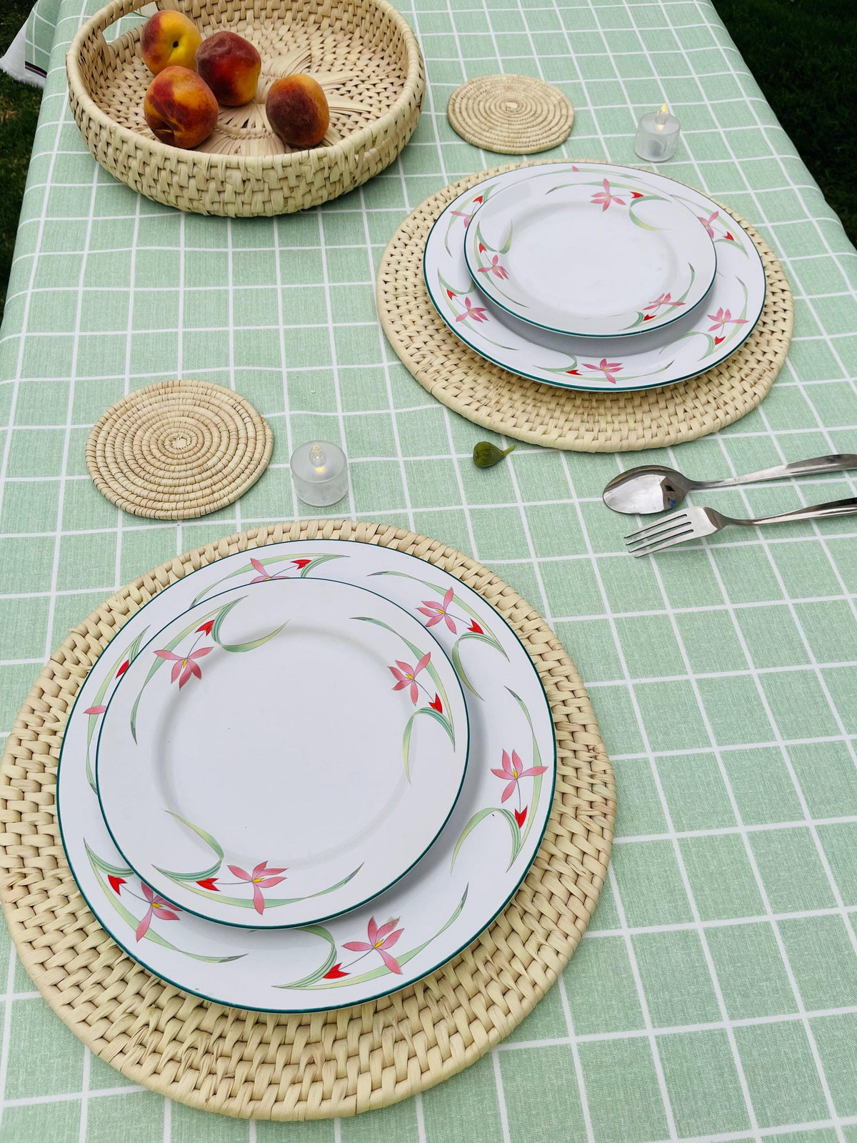 Set Of Handwoven Placemats, Boho Woven Charger Plates, Seagrass & Palm Leaf Round Placemat For Farmhouse Table, Rustic Wedding Table Decor
