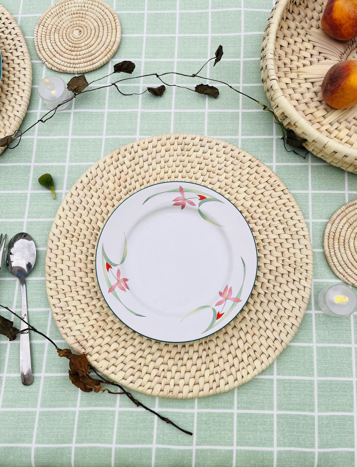 Set Of Handwoven Placemats, Boho Woven Charger Plates, Seagrass & Palm Leaf Round Placemat For Farmhouse Table, Rustic Wedding Table Decor