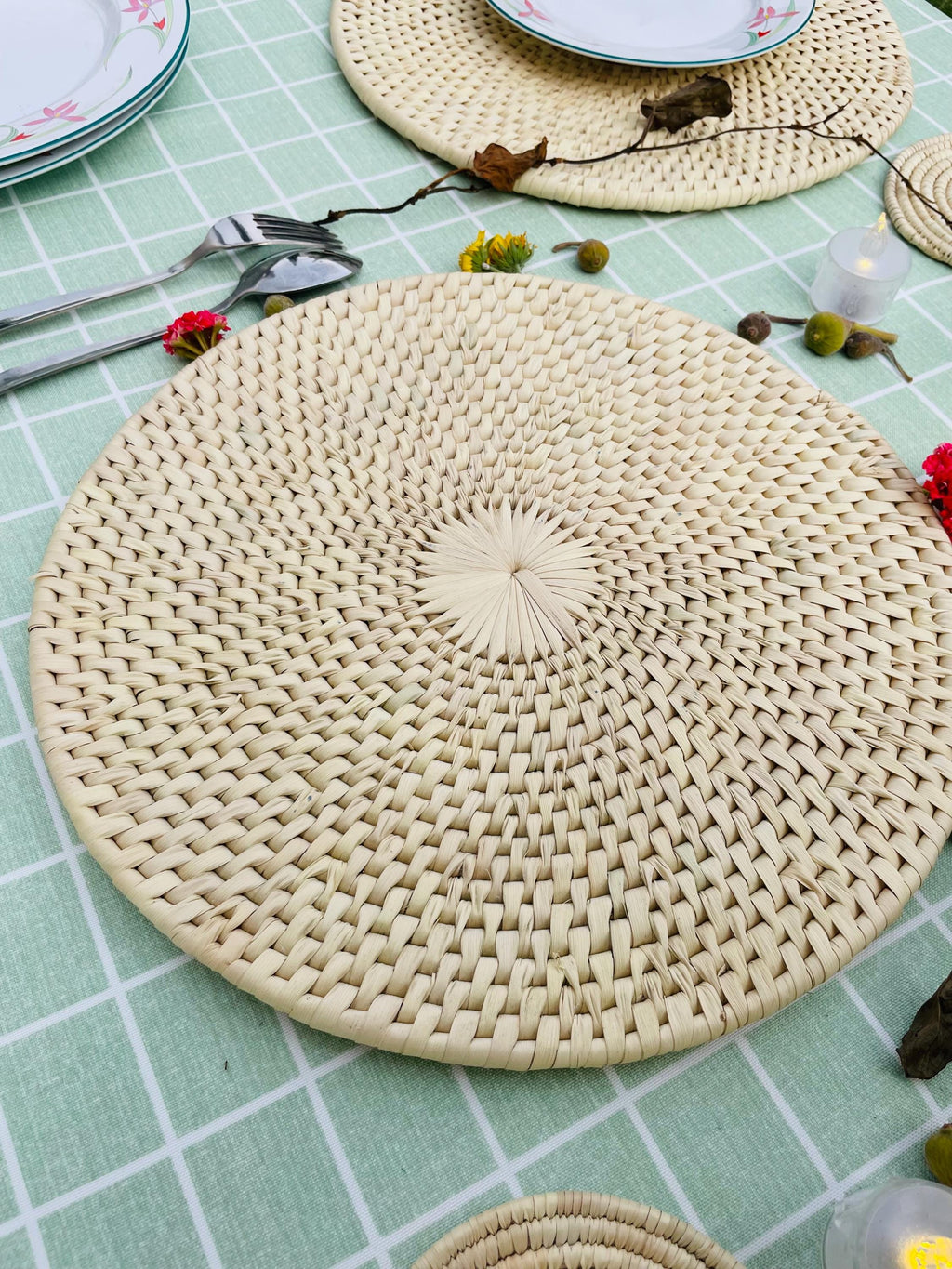 Set Of Handwoven Placemats, Boho Woven Charger Plates, Seagrass & Palm Leaf Round Placemat For Farmhouse Table, Rustic Wedding Table Decor
