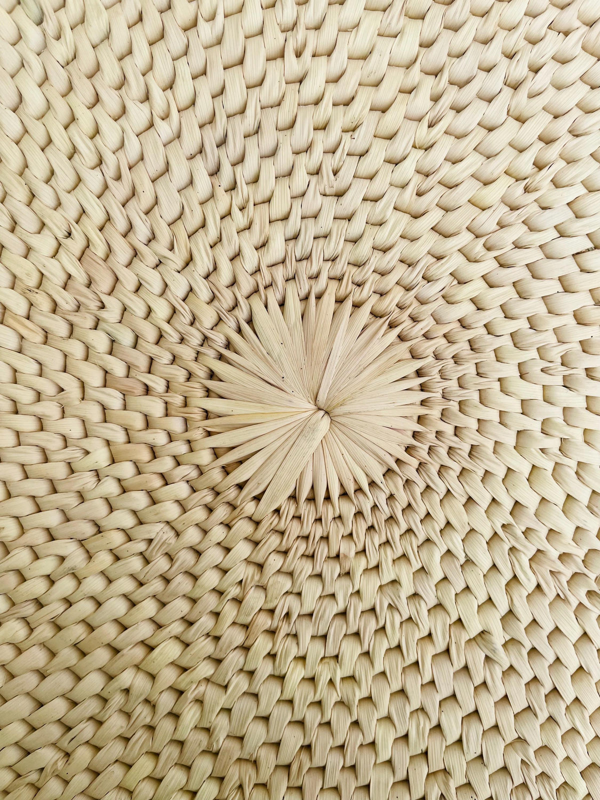 Set Of Handwoven Placemats, Boho Woven Charger Plates, Seagrass & Palm Leaf Round Placemat For Farmhouse Table, Rustic Wedding Table Decor