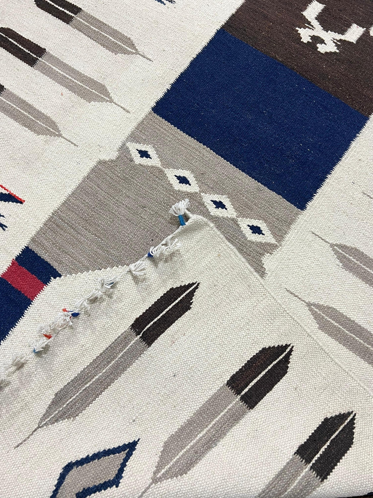 Spirit Of The Arrows native Navajo kilim rug, flatweave kilim dhurrie rug, southwest area yei rug, handmade Navajo wool rug for living room