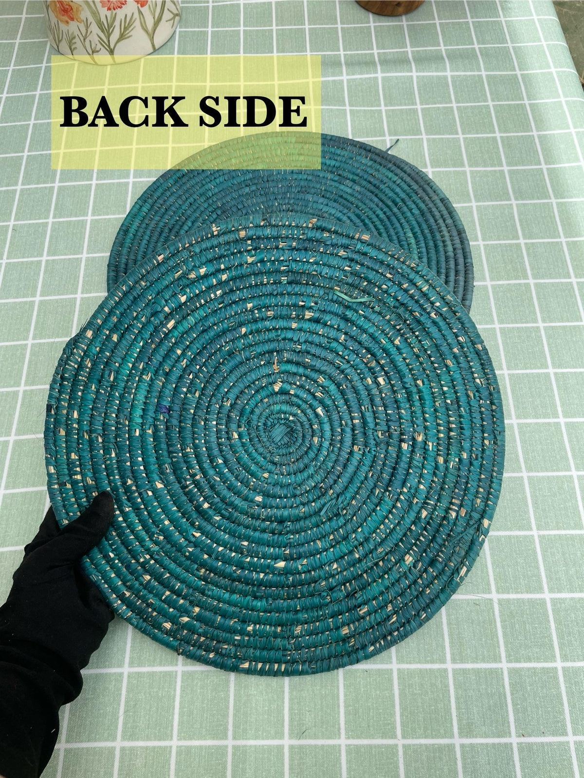 Boho palm leaf green placemats, natural placemat, round placemat, hand woven placemat, handmade placemat, table placemat, rustic table decor