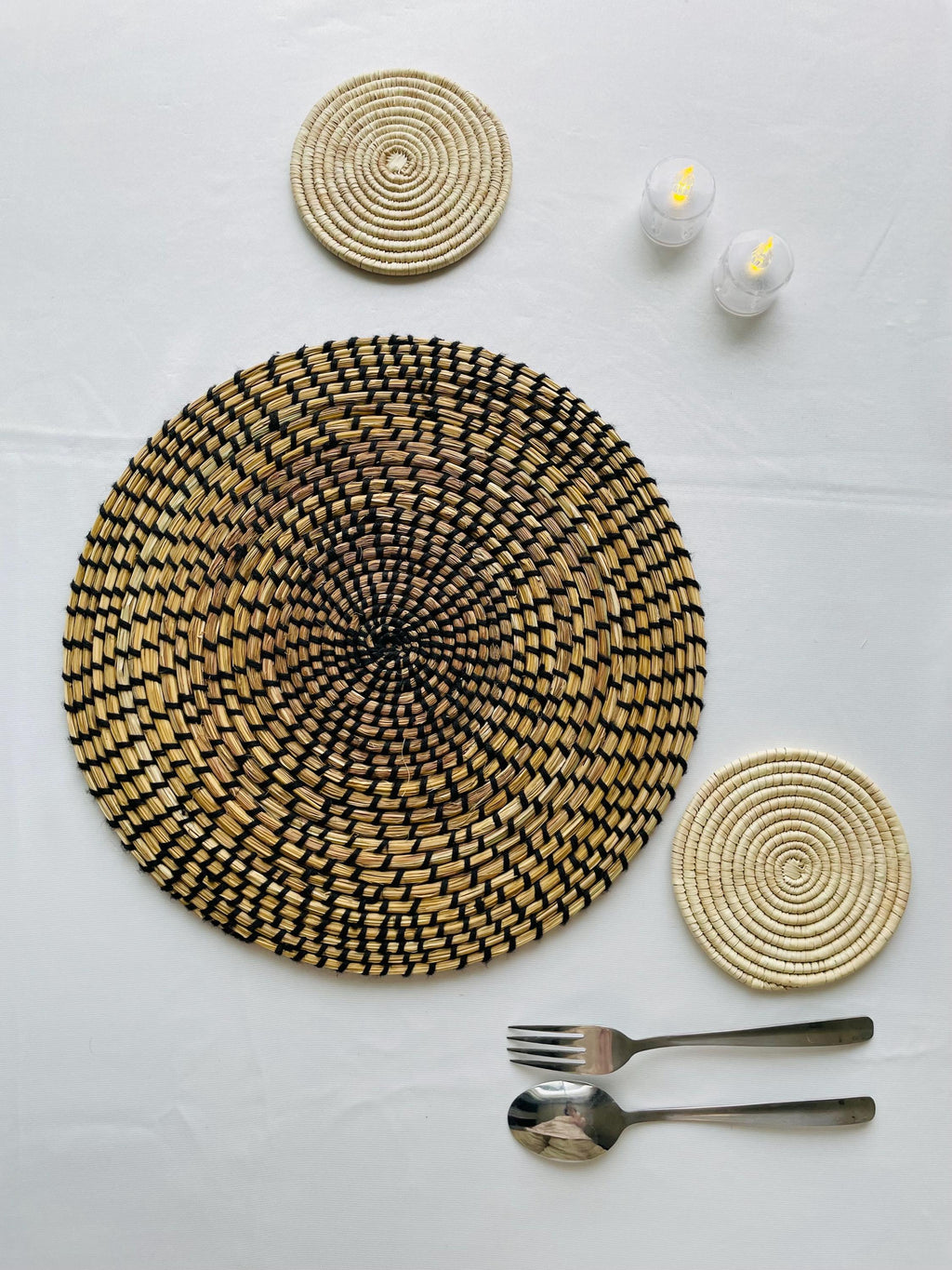 Handwoven Seagrass Round Placemats - Natural Boho Table Chargers for Rustic Dining Decor (14in)
