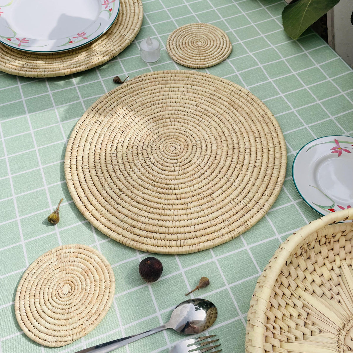 Hand Woven Round Placemats Set 14 in, Boho Placemats For Table, Rustic Woven Placemats, Palm Leaves Eco Friendly Placemat, boho Table Decor