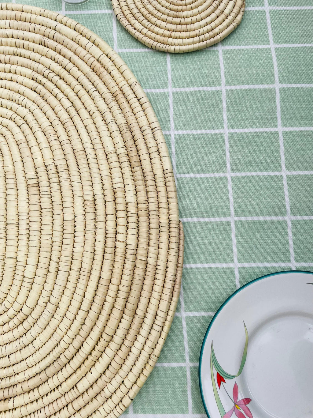 Woven oval placemats for table, wicker placemats, farmhouse seagrass placemats set of 6, boho rustic plate mats, outdoor and coastal decor
