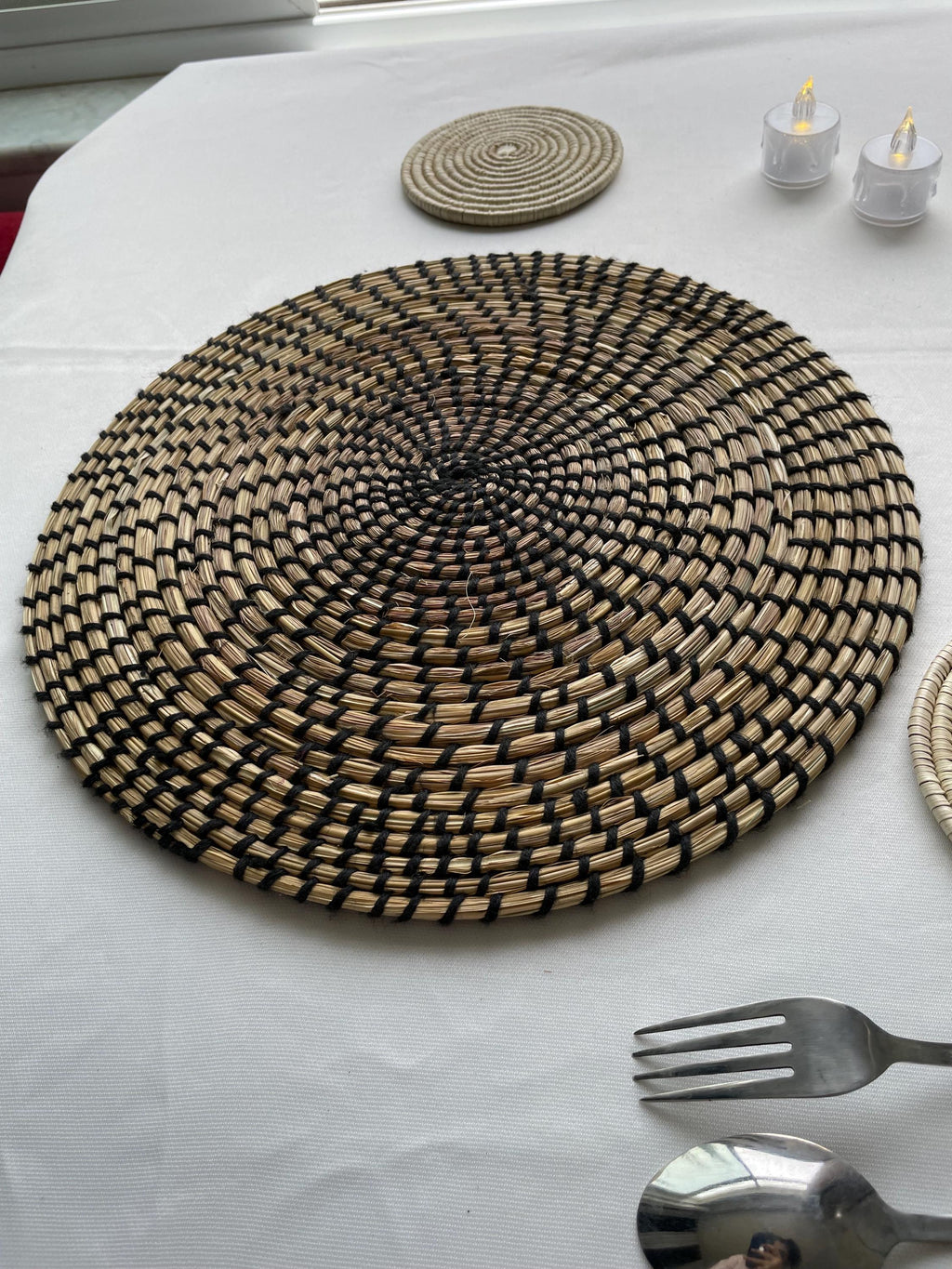 Handwoven Seagrass Round Placemats - Natural Boho Table Chargers for Rustic Dining Decor (14in)