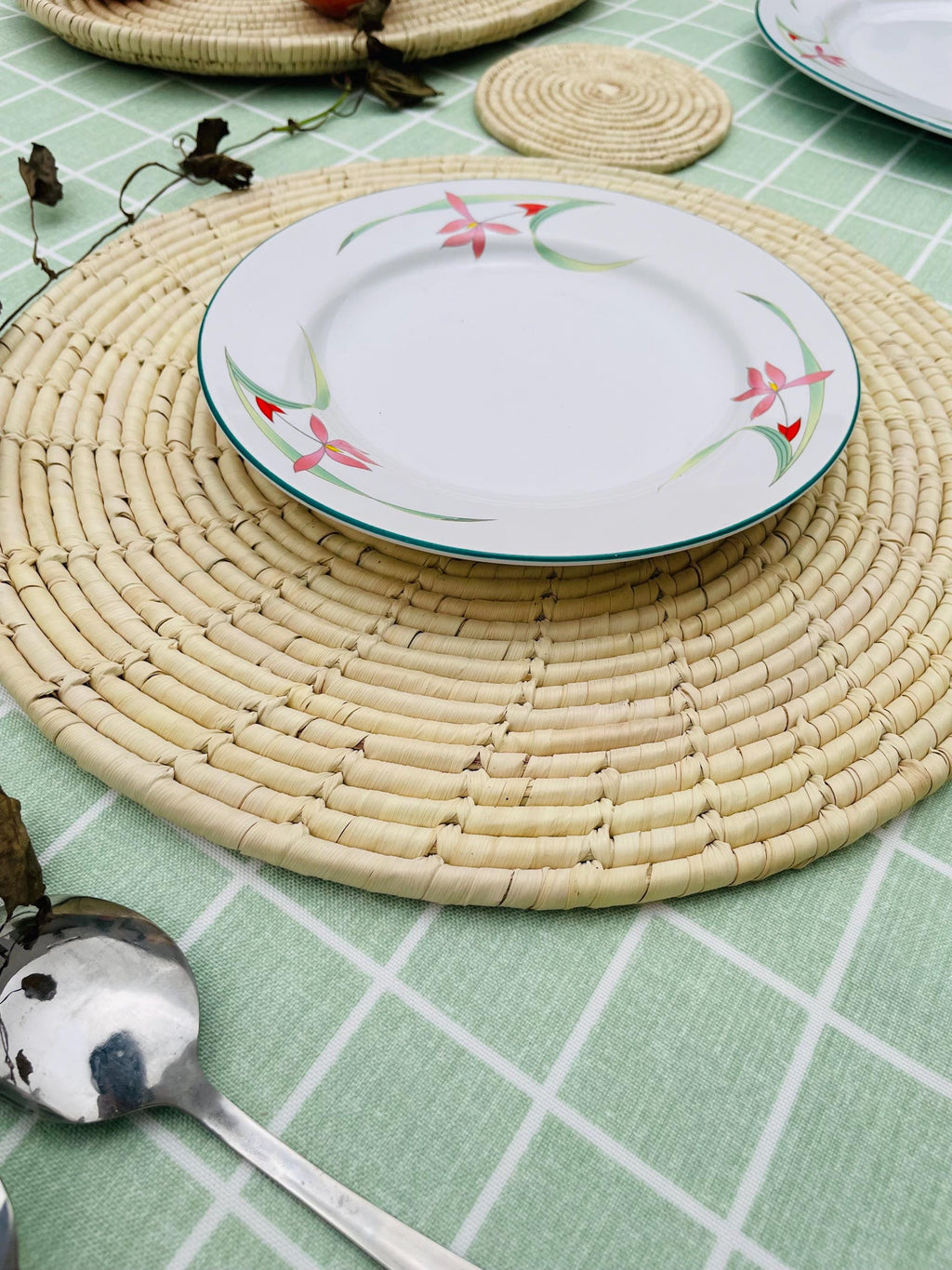 Woven Palm Leaf Placemats with Holder: Set of 6, 14" Eco-Friendly Dining