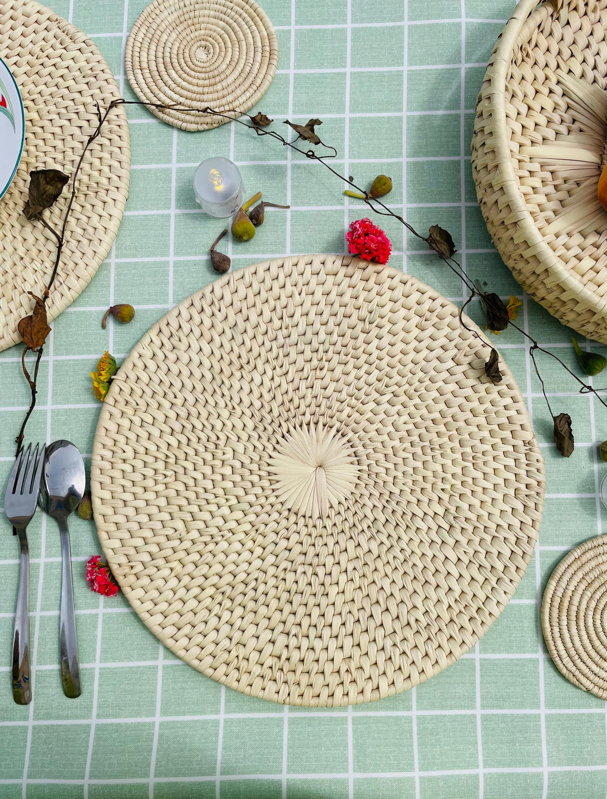 Woven Palm Leaf Placemats with Holder: Set of 6, 14" Eco-Friendly Dining