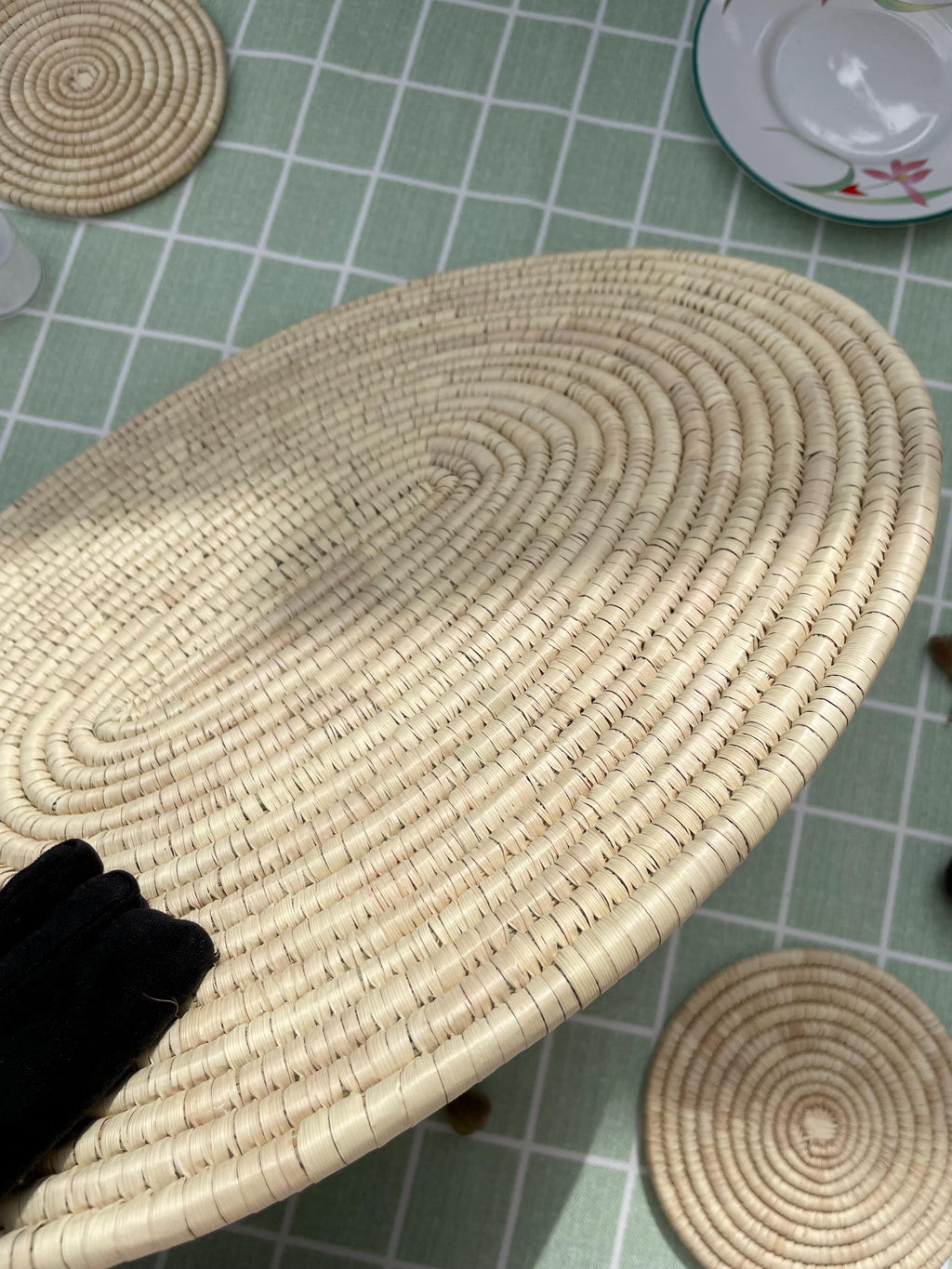 Woven oval placemats for table, wicker placemats, farmhouse seagrass placemats set of 6, boho rustic plate mats, outdoor and coastal decor