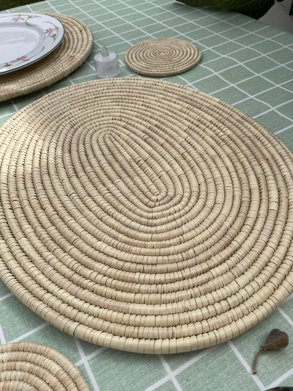 Woven oval placemats for table, wicker placemats, farmhouse seagrass placemats set of 6, boho rustic plate mats, outdoor and coastal decor