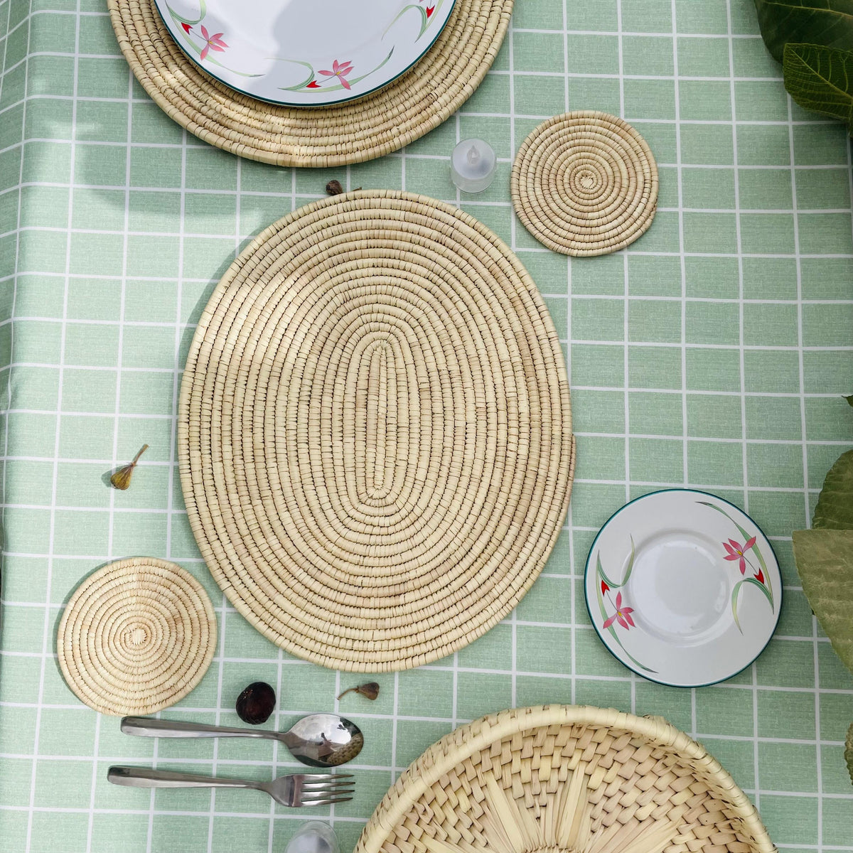Woven oval placemats for table, wicker placemats, farmhouse seagrass placemats set of 6, boho rustic plate mats, outdoor and coastal decor