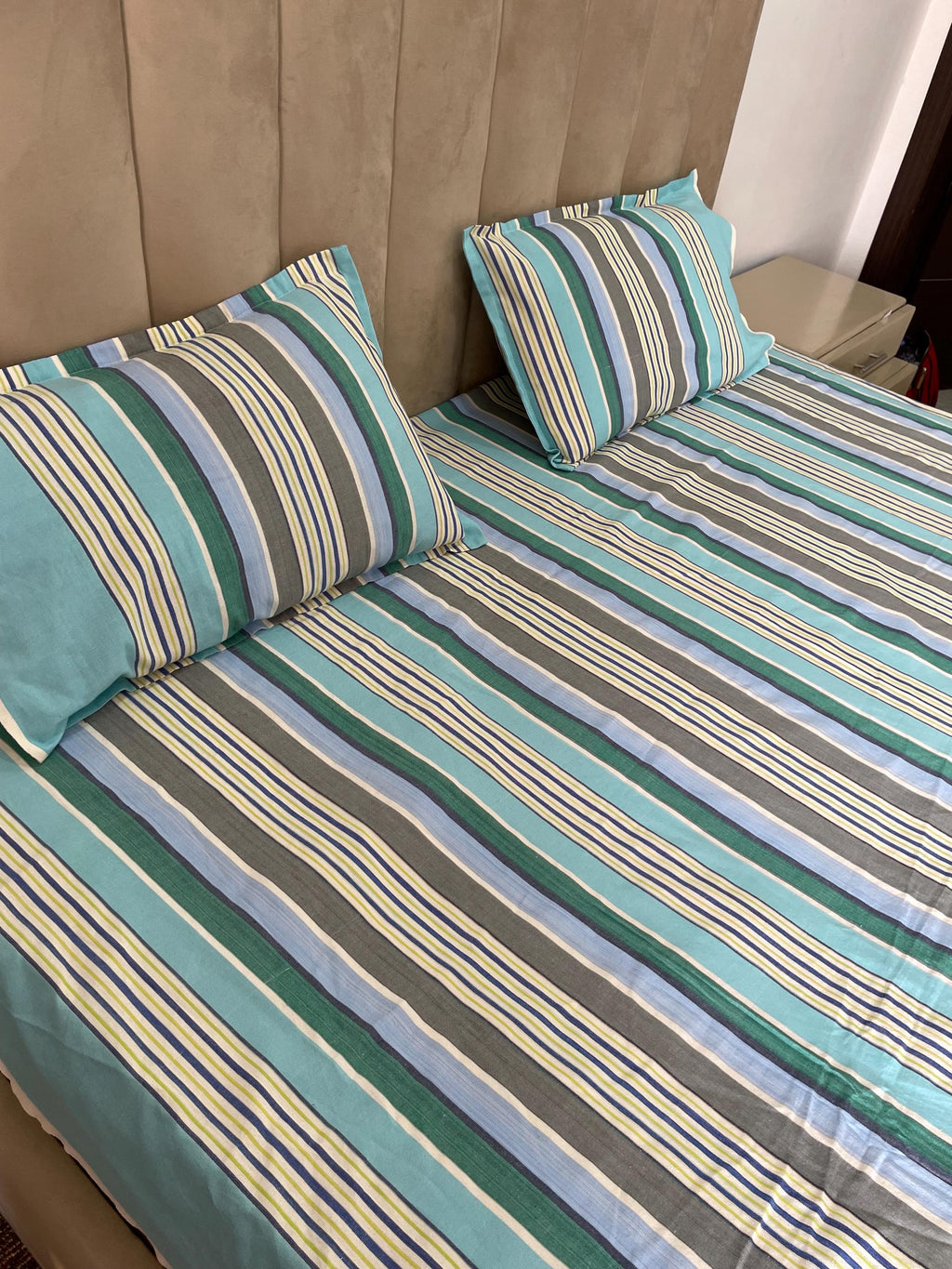 Pink Striped Cotton Bed Sheet Set: Queen Size, 3-Piece Minimalist Bedding