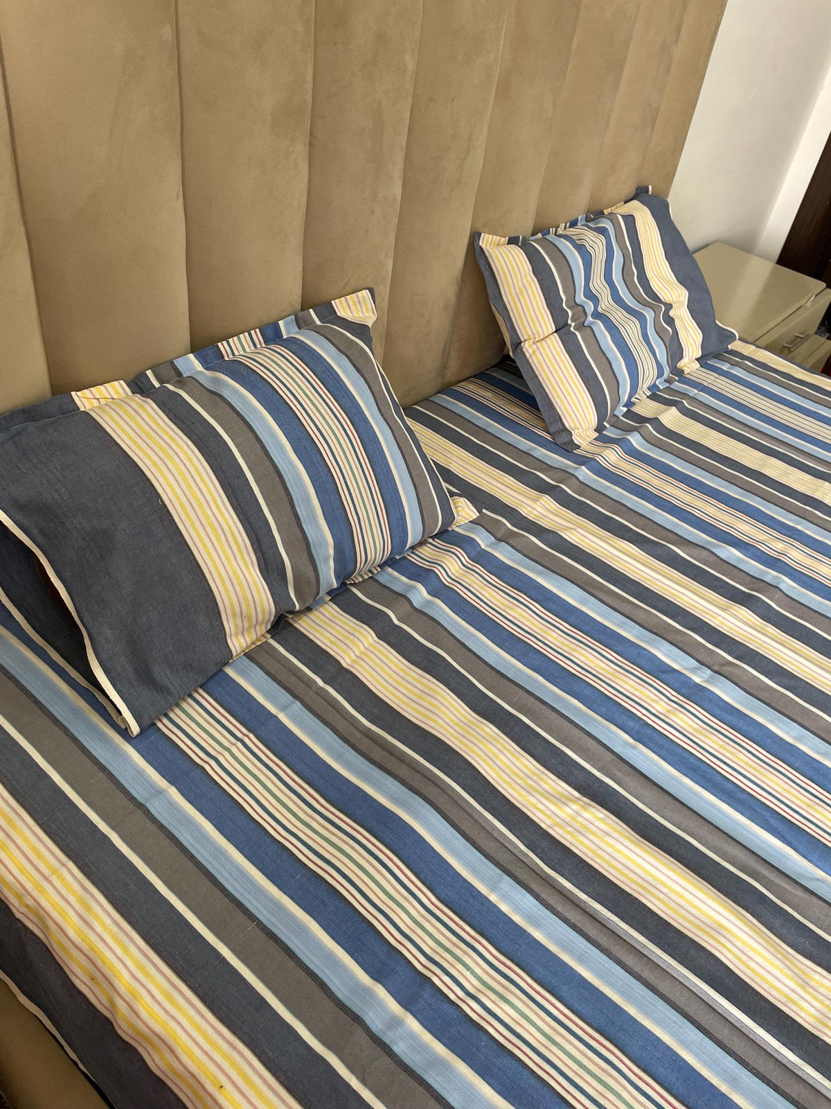 Pink Striped Cotton Bed Sheet Set: Queen Size, 3-Piece Minimalist Bedding