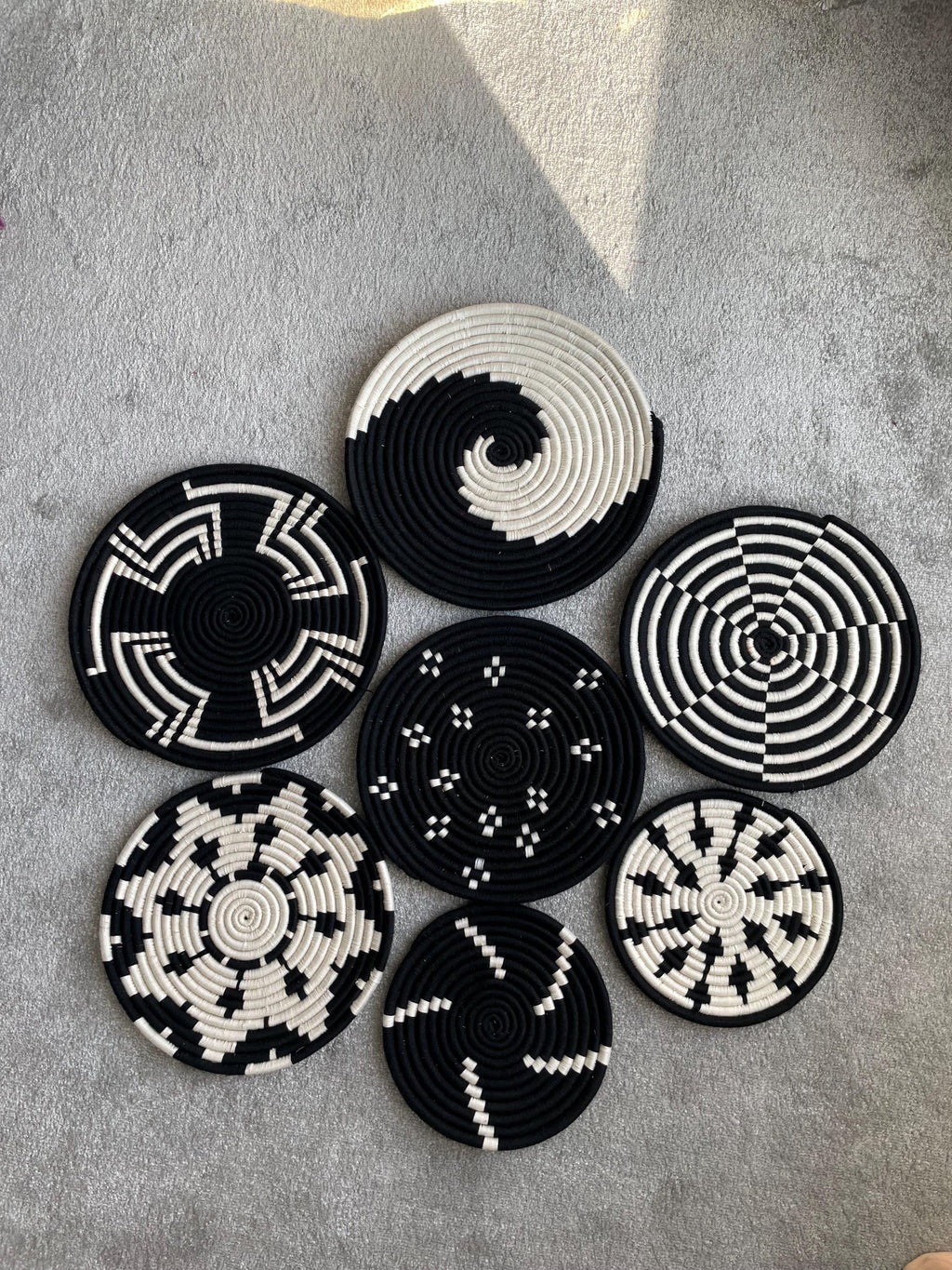 Boho Wall Basket Set of 7, Black & White woven basket Decor, African Wall Baskets, Bohemian Wall Hangings