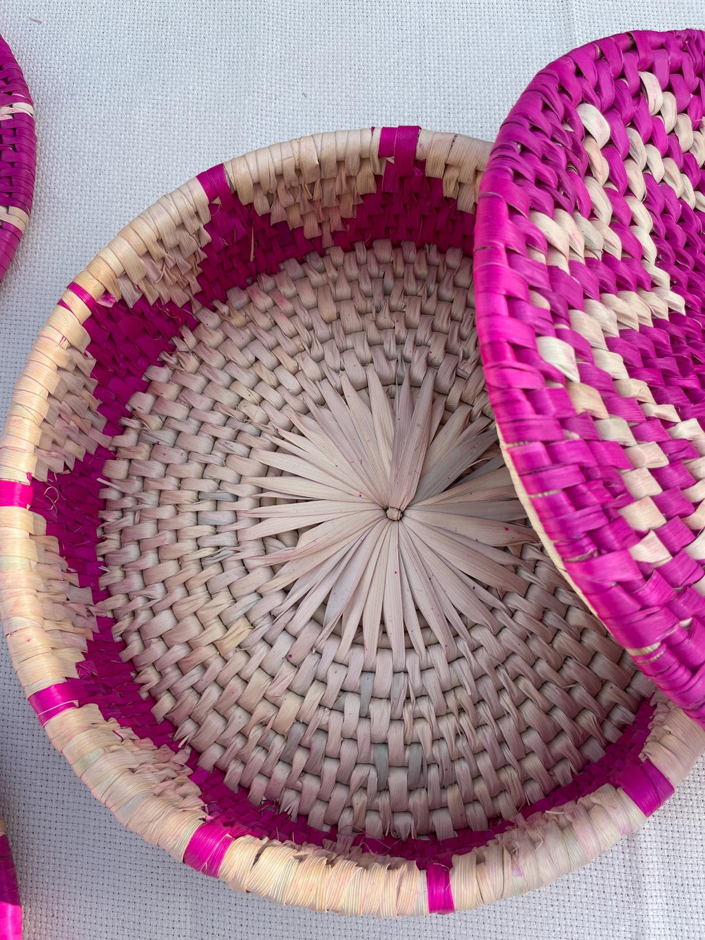 Handwoven Lid Basket By Suzzi Homes, Eco-Friendly Woven Basket with Lid, Rustic Storage Basket, Boho Decor, Fruit Storage, Organizer Basket