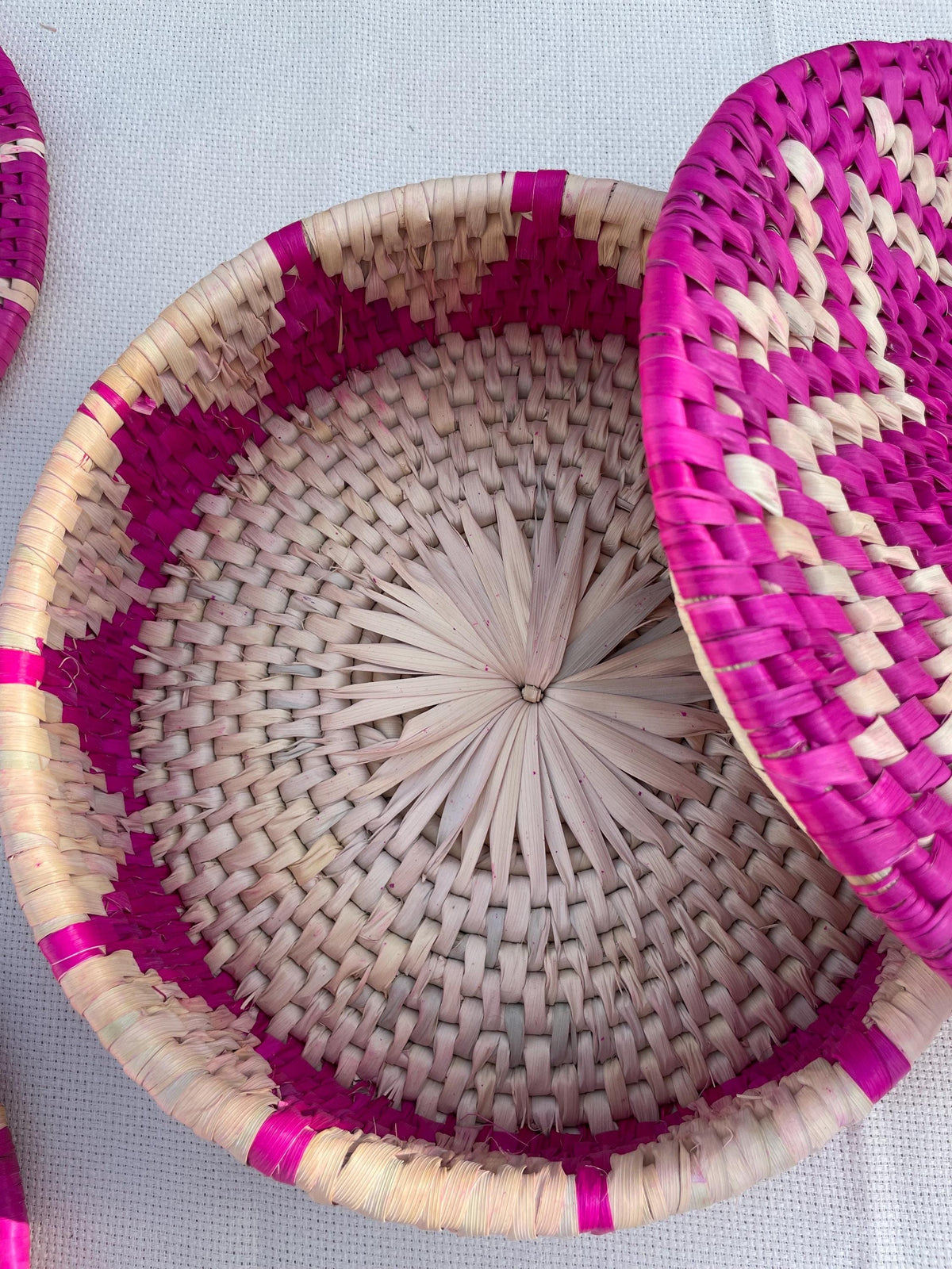 Handwoven Lid Basket By Suzzi Homes, Eco-Friendly Woven Basket with Lid, Rustic Storage Basket, Boho Decor, Fruit Storage, Organizer Basket
