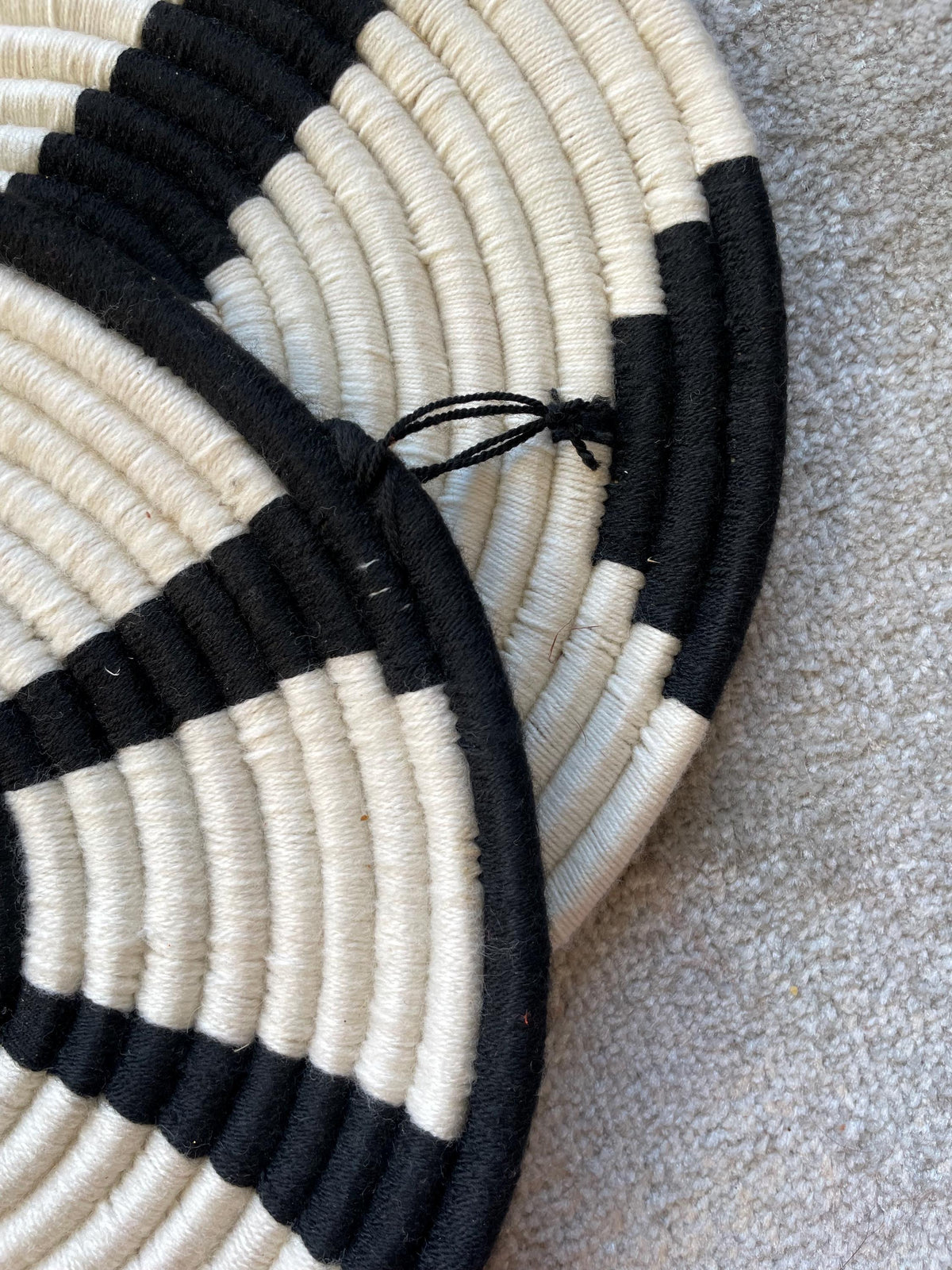 Boho Wall Basket Set of 7, Black & White woven basket Decor, African Wall Baskets, Bohemian Wall Hangings