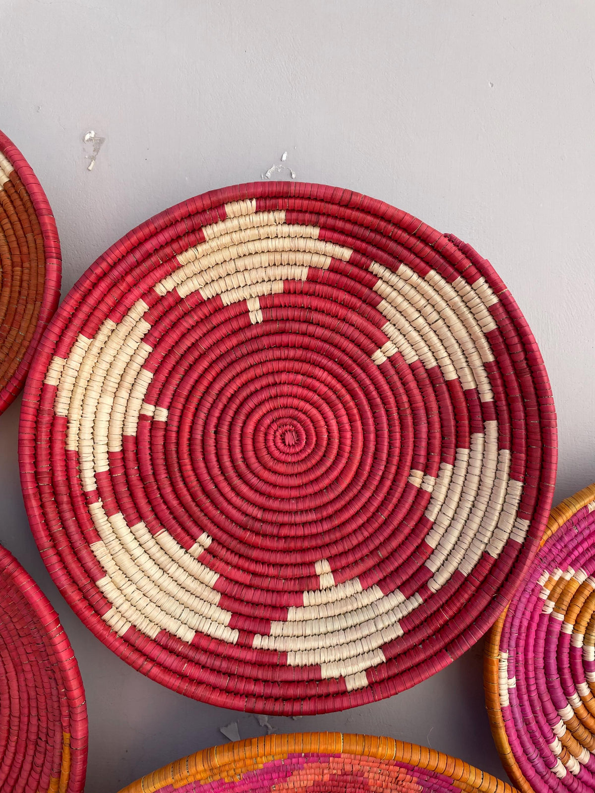 Woven African Wall Baskets Set Of 9, Boho Wall Basket Deocr, Colorful Sea Grass Decorative Baskets, Handwoven Eco Friendly Hanging Baskets
