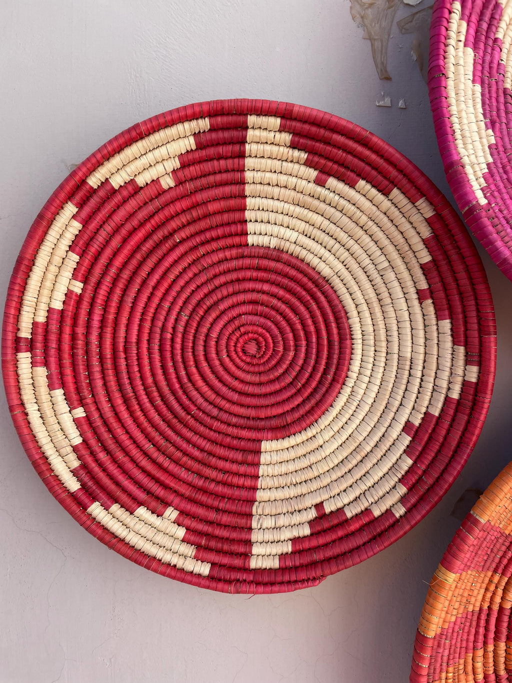Woven African Wall Baskets Set Of 9, Boho Wall Basket Deocr, Colorful Sea Grass Decorative Baskets, Handwoven Eco Friendly Hanging Baskets