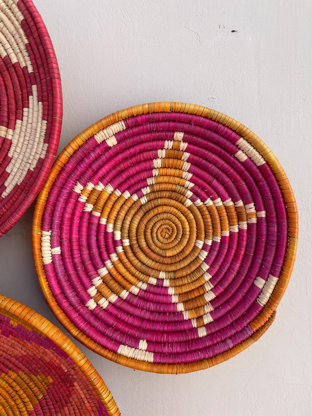 Woven African Wall Baskets Set Of 9, Boho Wall Basket Deocr, Colorful Sea Grass Decorative Baskets, Handwoven Eco Friendly Hanging Baskets