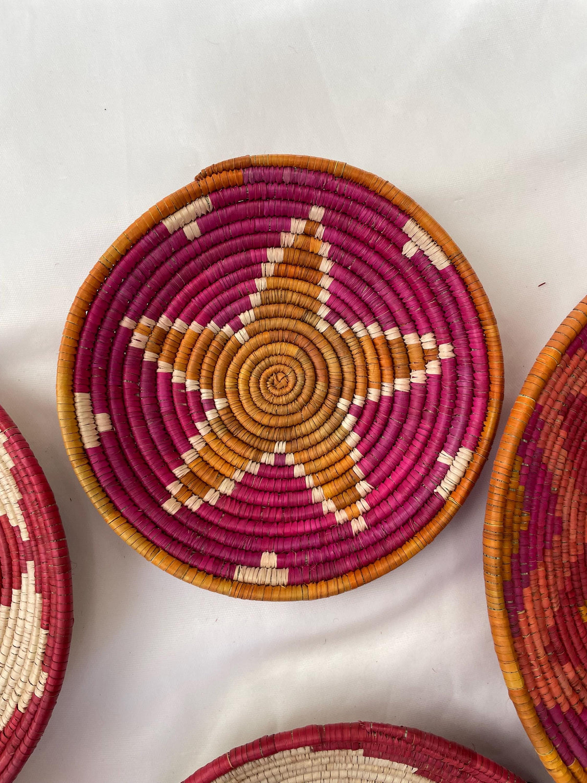 Wall Basket Decor Set of 6, Bohemian Wall Basket, Unique Wall Basket Decor, Woven Seagrass Baskets, Living Room & Bedroom Wall hanging