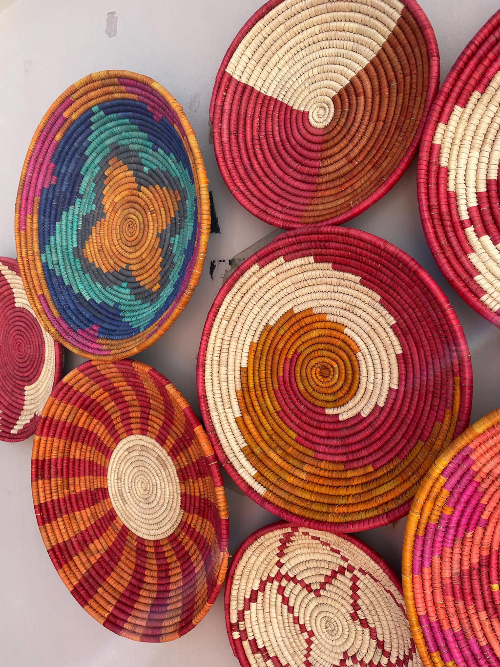 Woven African Wall Baskets Set Of 9, Boho Wall Basket Deocr, Colorful Sea Grass Decorative Baskets, Handwoven Eco Friendly Hanging Baskets