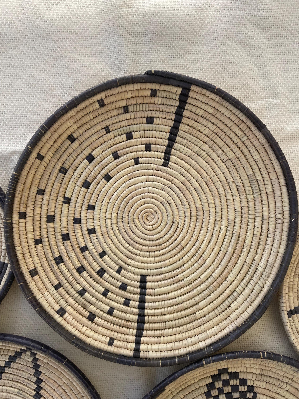 Woven Flat Wall Baskets Set of 5, Black & Natural African Wall Decor, Handwoven Basket Art, Boho Rustic Home Decor, Cozy Fall Wall Hangings