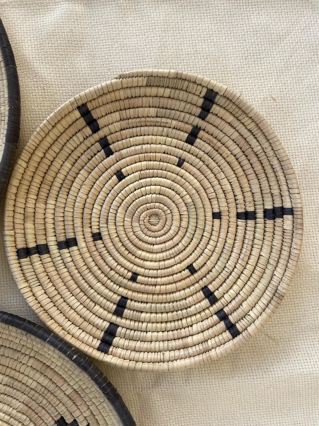 Woven Flat Wall Baskets Set of 5, Black & Natural African Wall Decor, Handwoven Basket Art, Boho Rustic Home Decor, Cozy Fall Wall Hangings